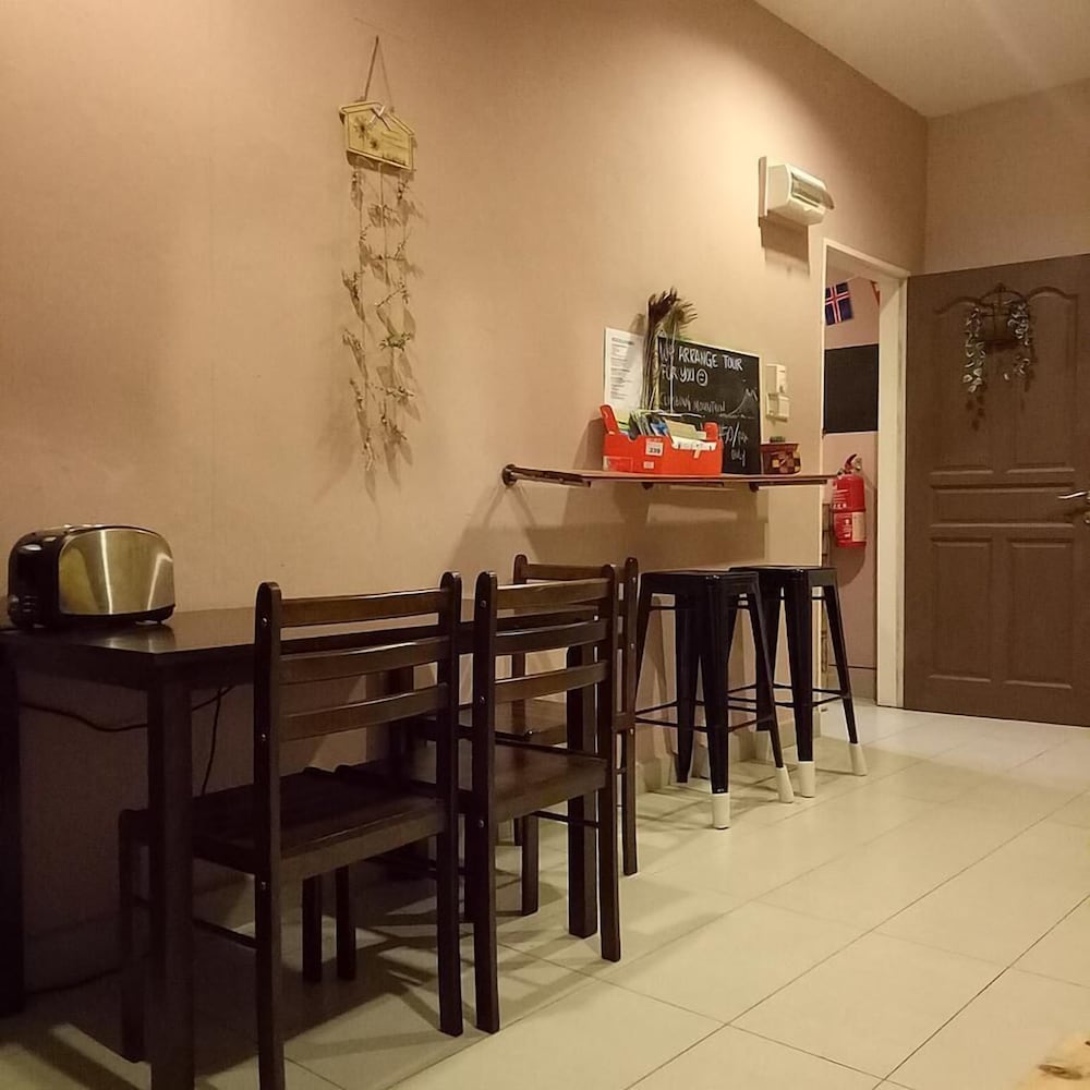 HOOD - Hostel