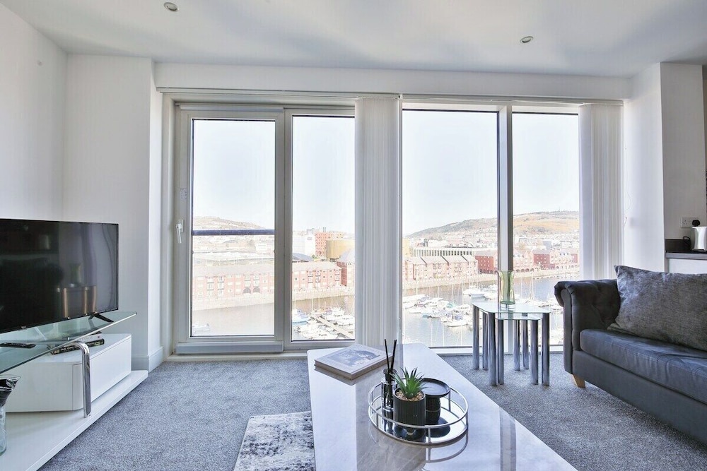 Just Stay Wales Beautiful 1 Bed Flat - Marina View
