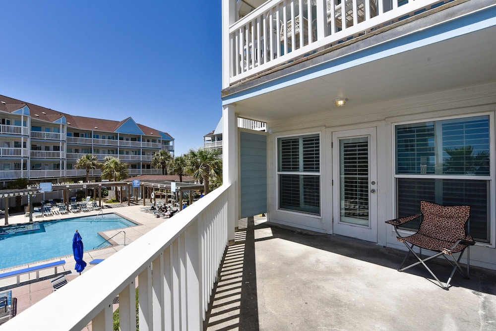Seascape 2110 2 Bedroom Condo by RedAwning