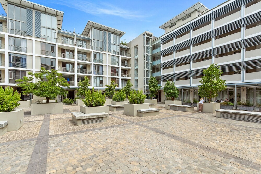 The Quadrant 406