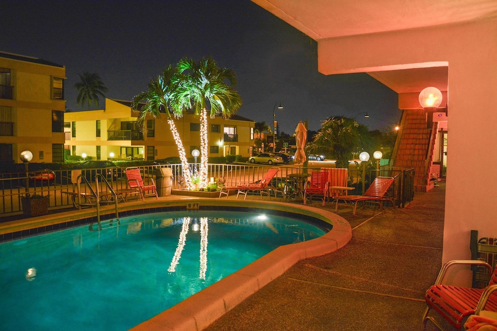 Sea Cliff Motel