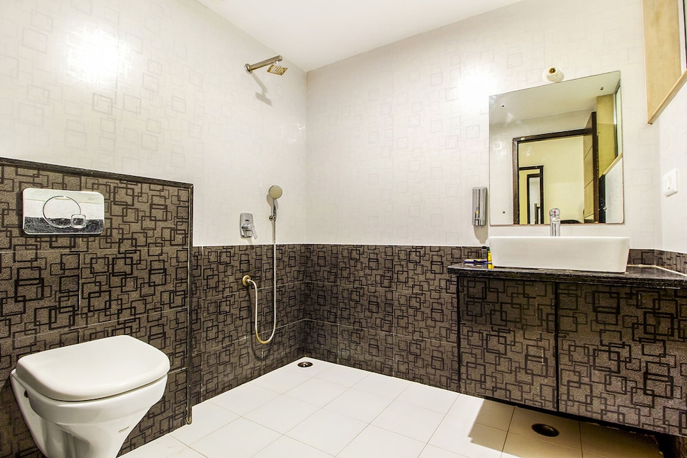 Fabhotel Buland Plaza