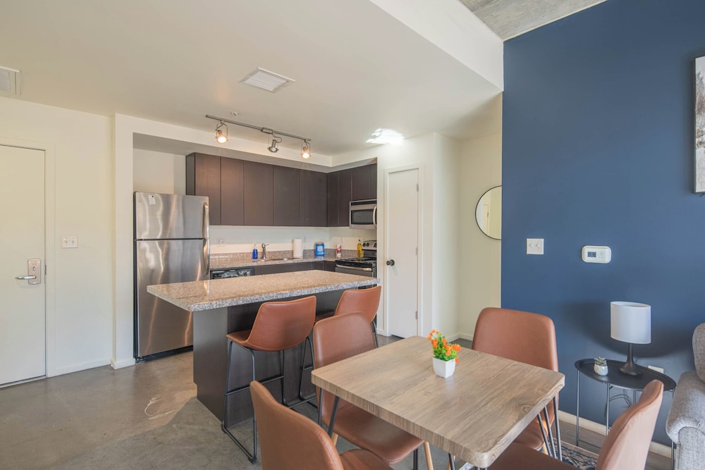 ROVE LIVING/KL - Roosevelt Point