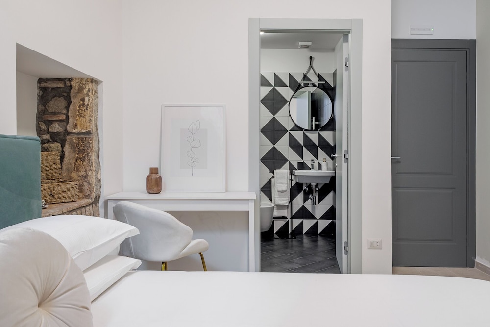 Basco Guest House
