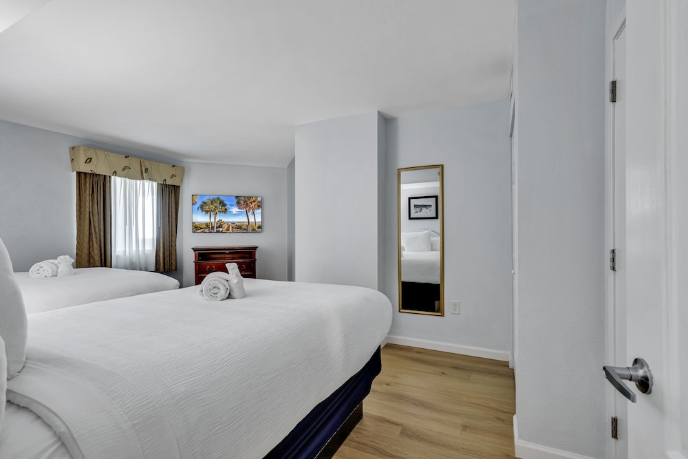 Carolinian Resort 2032