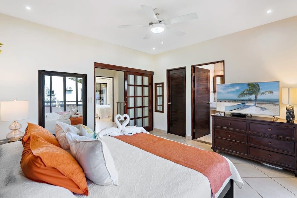 Fabulous 2-Story Condo with Big Pool - Short Drive to Beaches