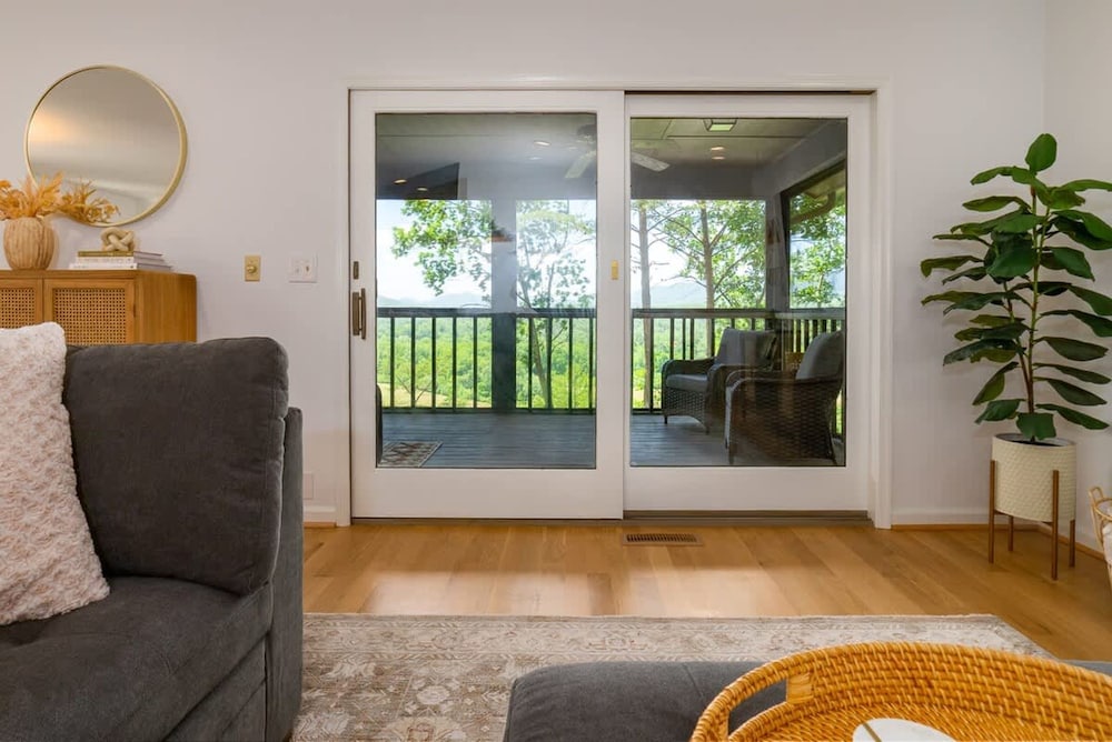 Shenandoah Retreat - Family Home