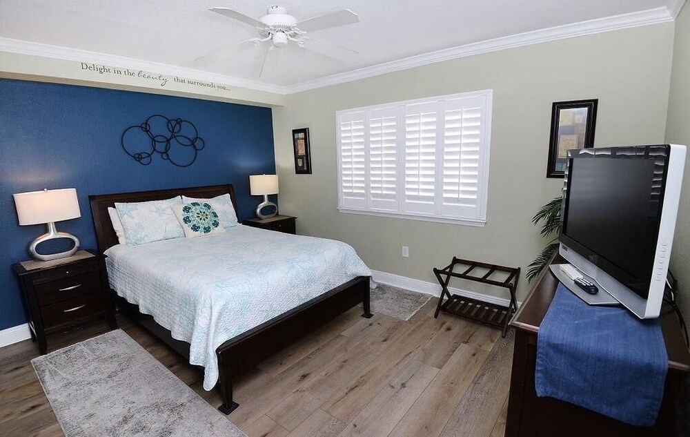 Emerald Beach 1130