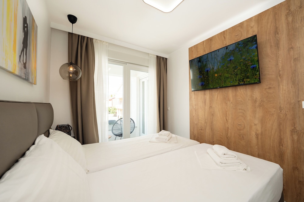 Nova Luxury Residence apartment with private heated pool