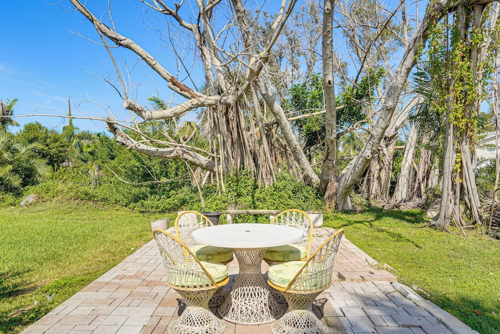 3 Mi to Beaches: Pet-friendly Retreat in Bradenton
