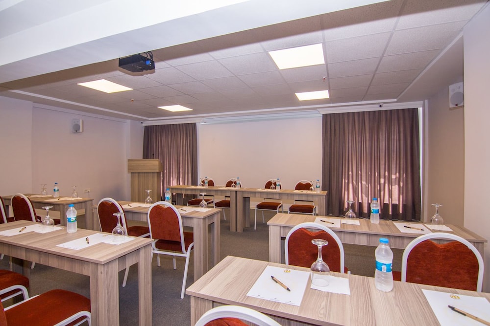 An Grand Otel - Image 6