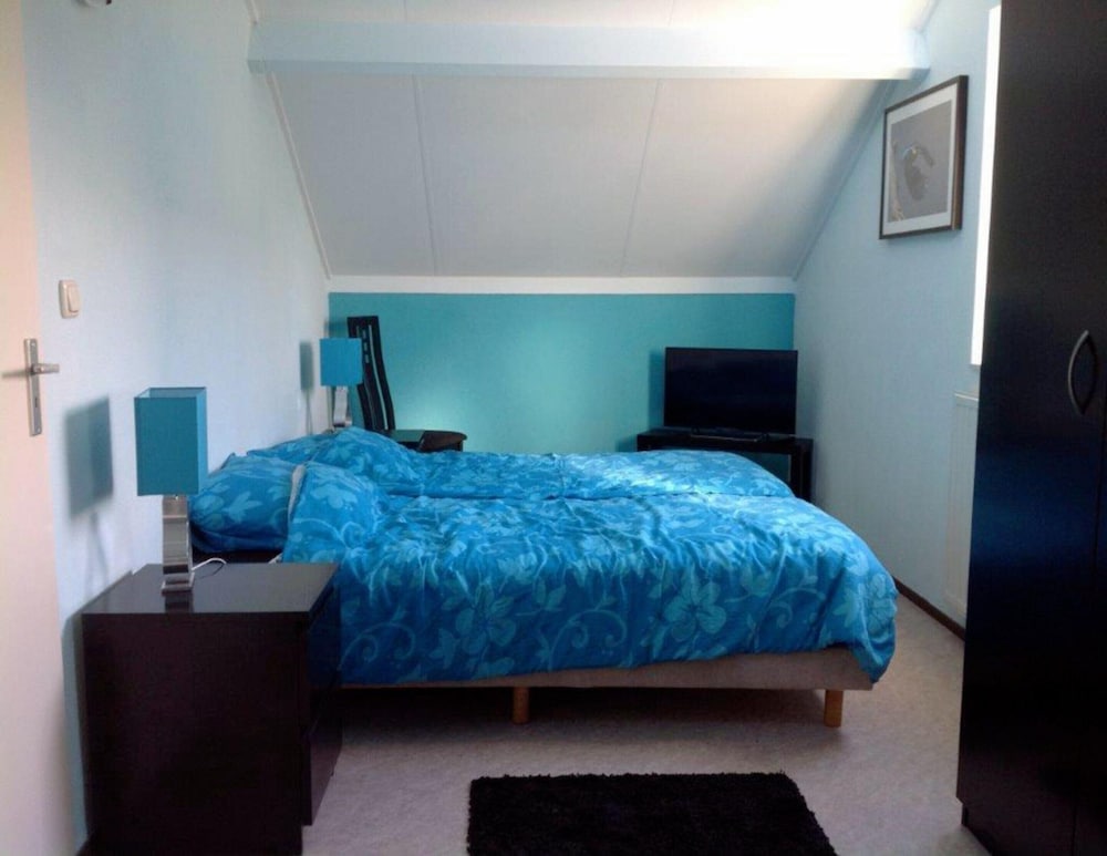 Photo 10