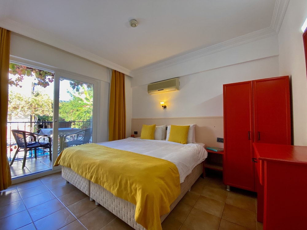 Ten Apart Hotel - Image 35