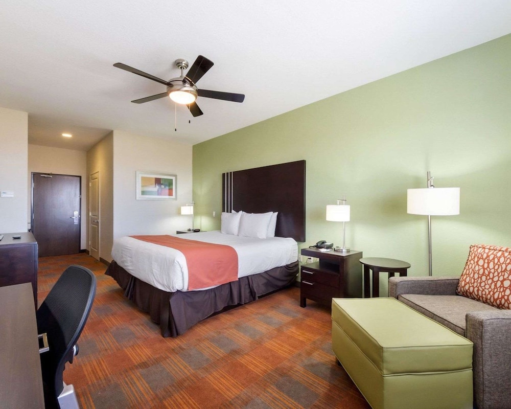 Garner Hotel Victoria - East by IHG