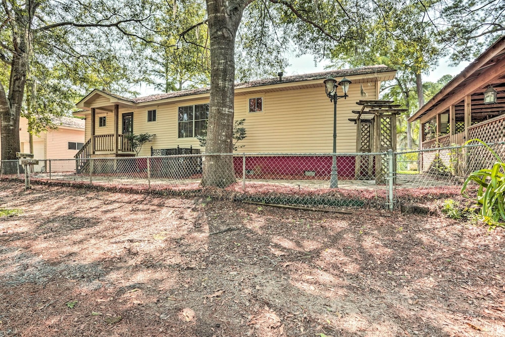 Sues Camp w/ Caddo Lake Access & Dock! view 5