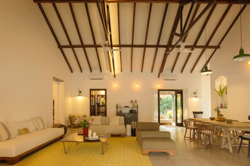 Salt by Hireavilla - 4BR w Heated Pool in Siolim