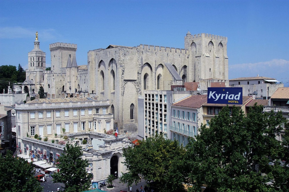 Hotel Kyriad Avignon Palais Des Papes - Image 1