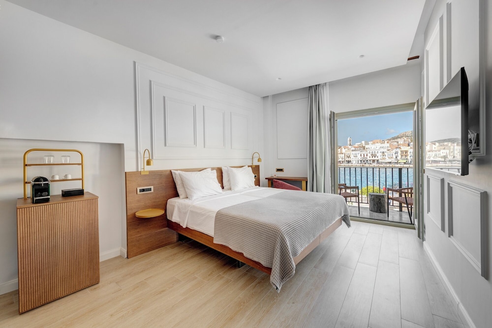 Eclectic Syros