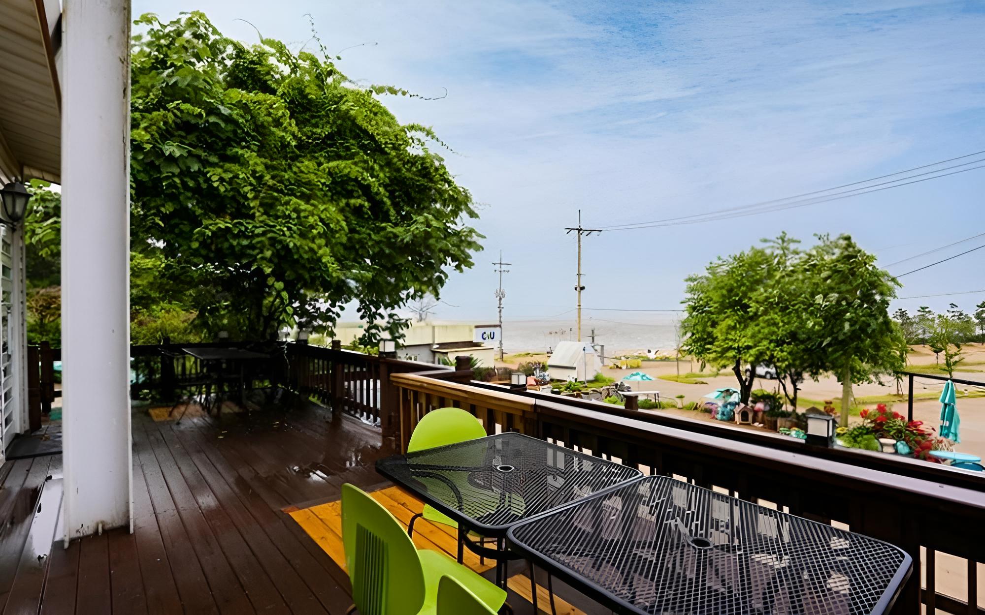 Seokmodo Beach White House Pension view 4