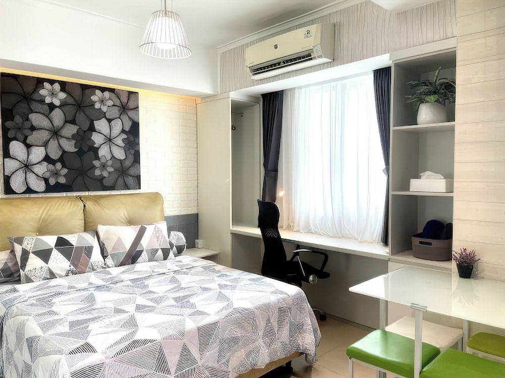 Maple Park Apartment near JI Expo