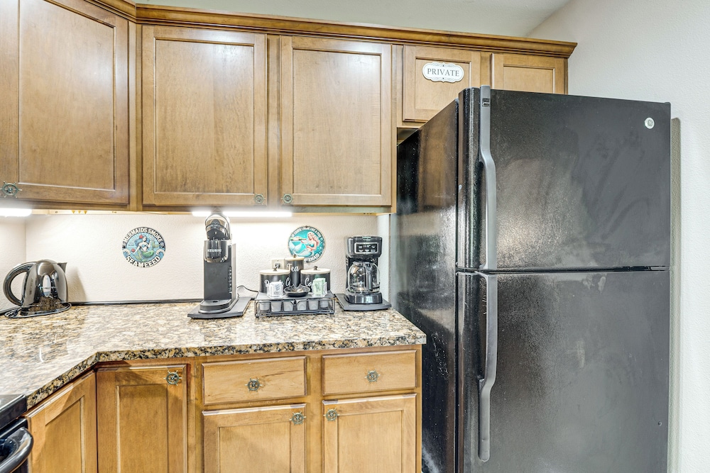 23-mile Canal On-site: Condo in Ocean Shores!