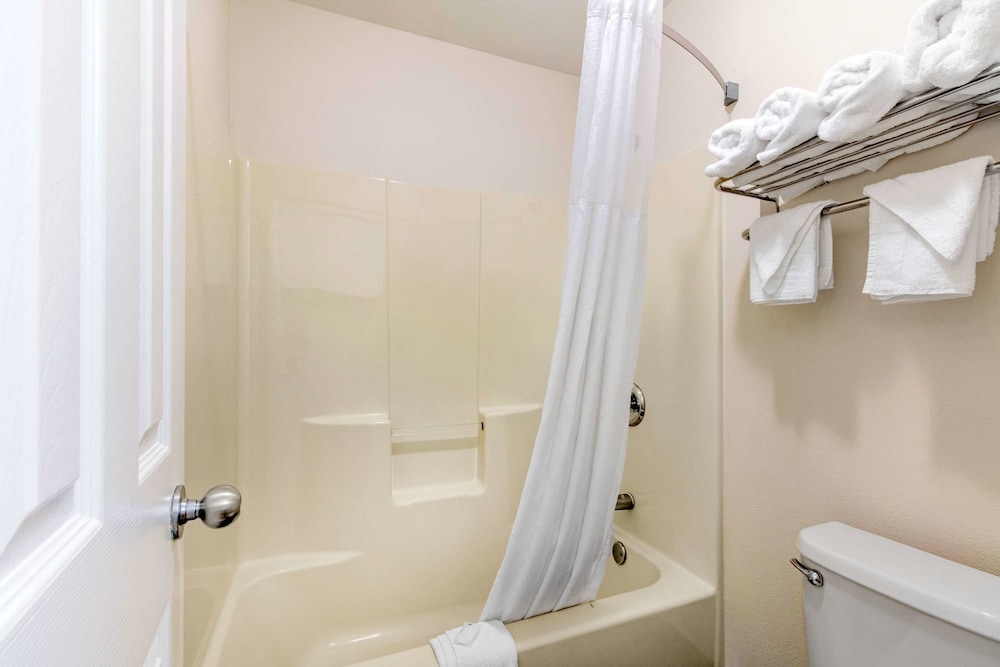 Quality Inn Arab Hwy 231 - Property Image 13