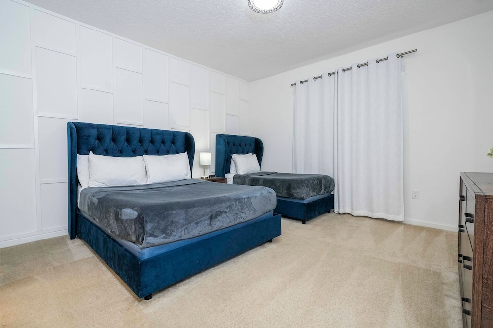 Spacious 12br Family Villa Near Disney Bella Vida