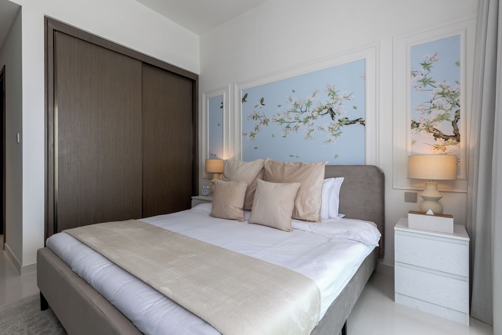 Maison Privee - Waterfront Living w/ Unparalleled Sea and Palm Vws