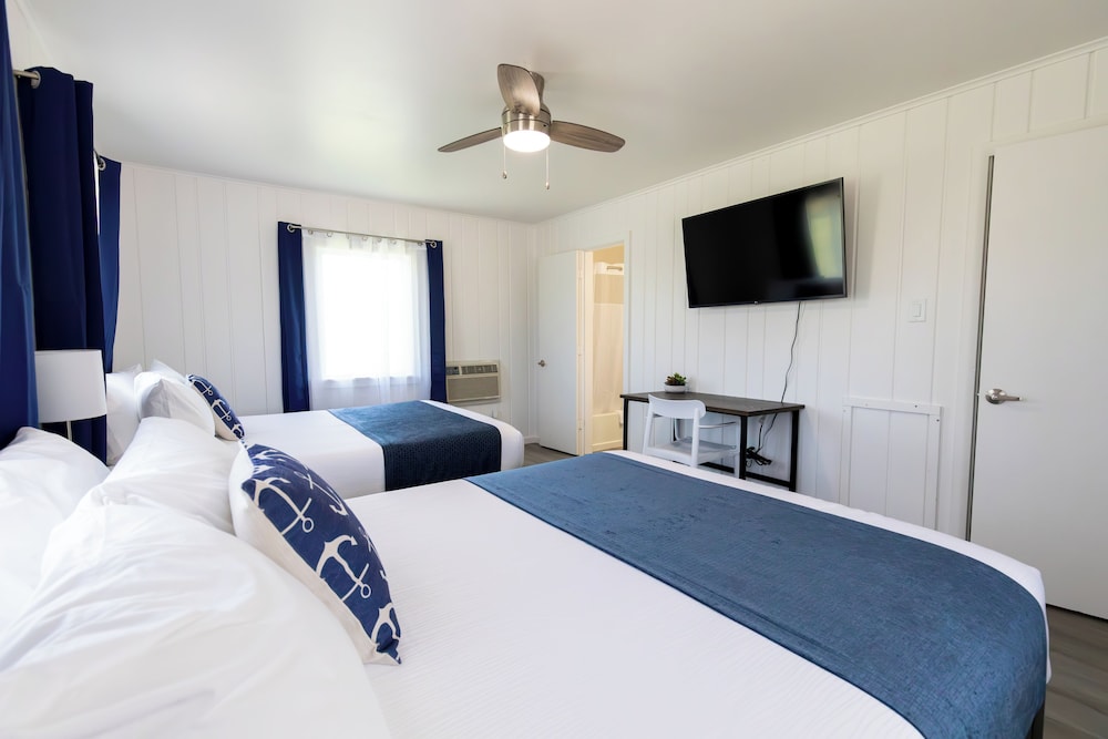 Anchor Bay Inn and Suites view 4