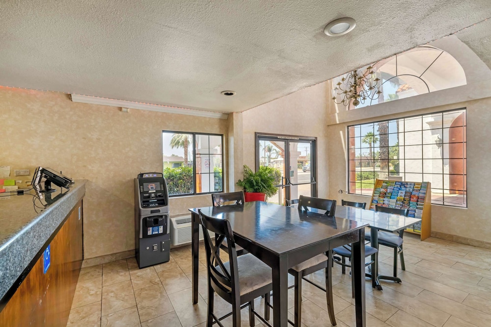 Econo Lodge Moreno Valley view 4
