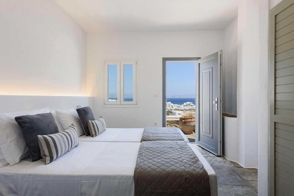 Phaedrus Living Paros Cycladic 4