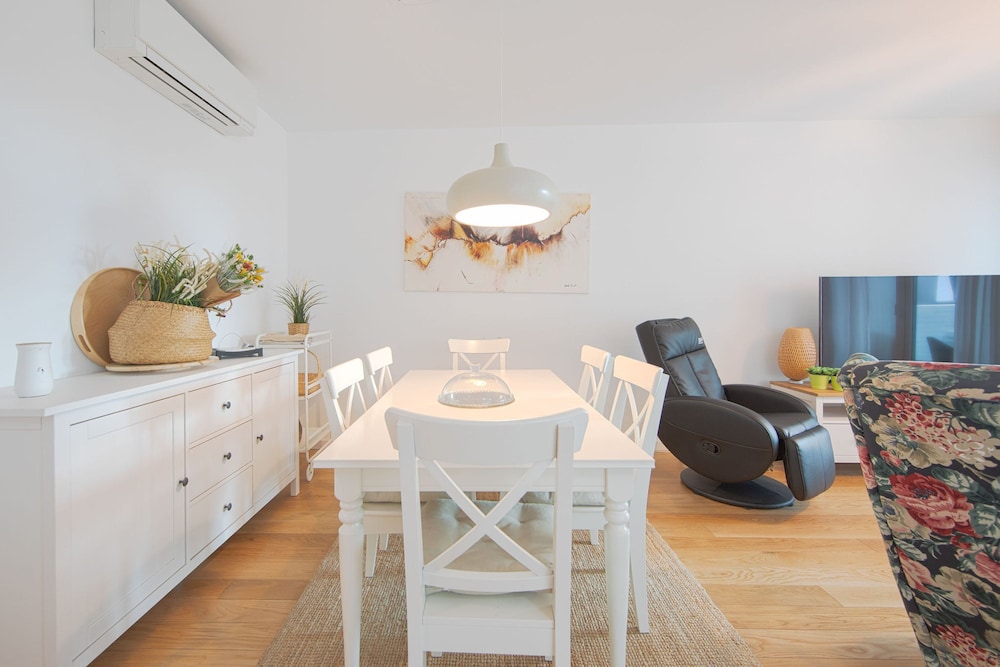 Benfica Prime Terrace II by Homing