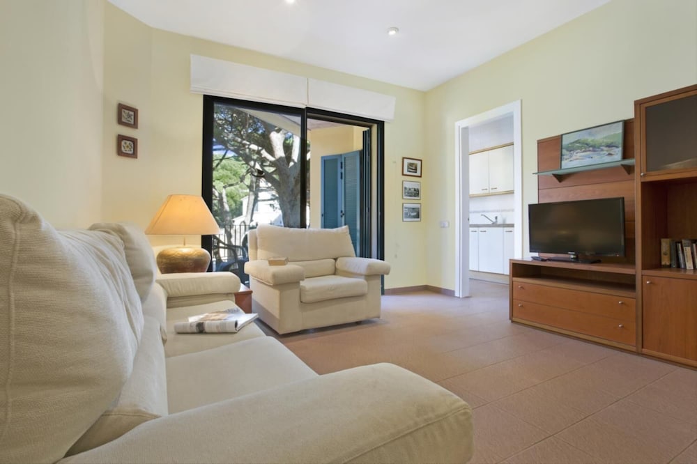 Ana 1 in Llafranc With 3 Bedrooms and 2 Bathrooms