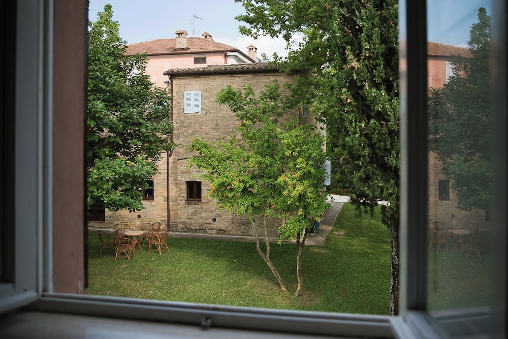 Borgo Sorbatti Country House
