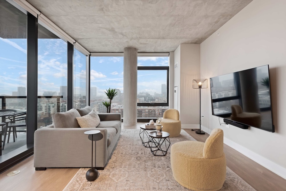 West Loop Group Hub 3 Modern 2BR Apartments