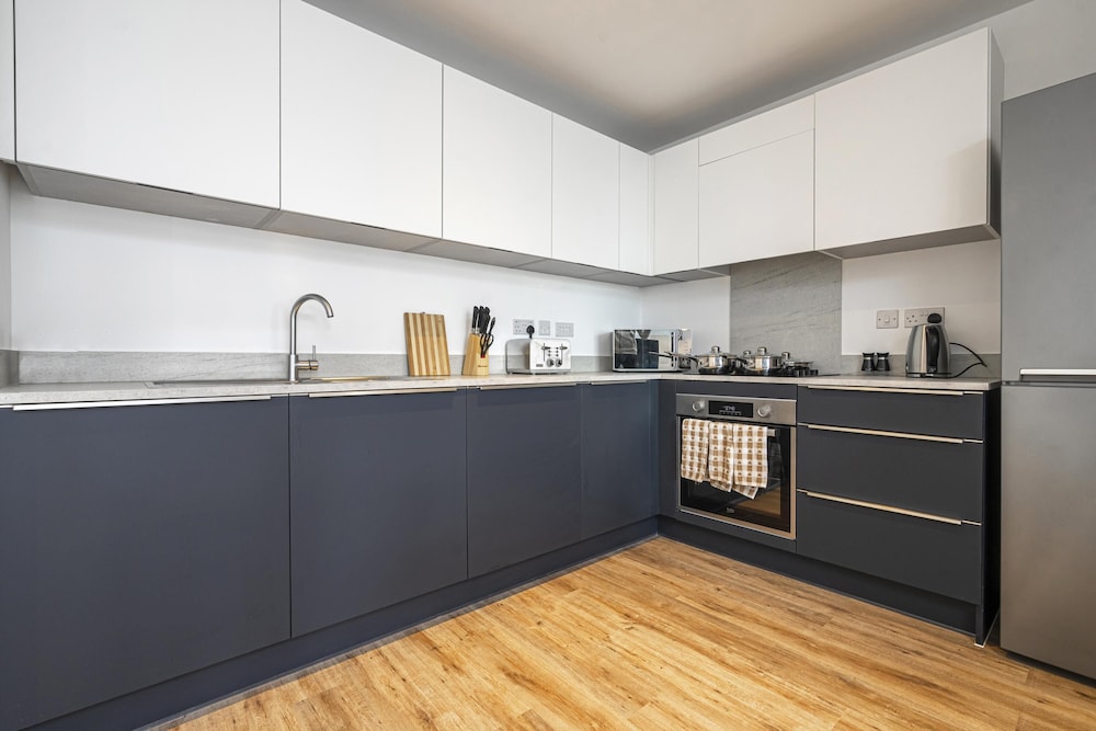 Amazing Flat With Community Hub view 3