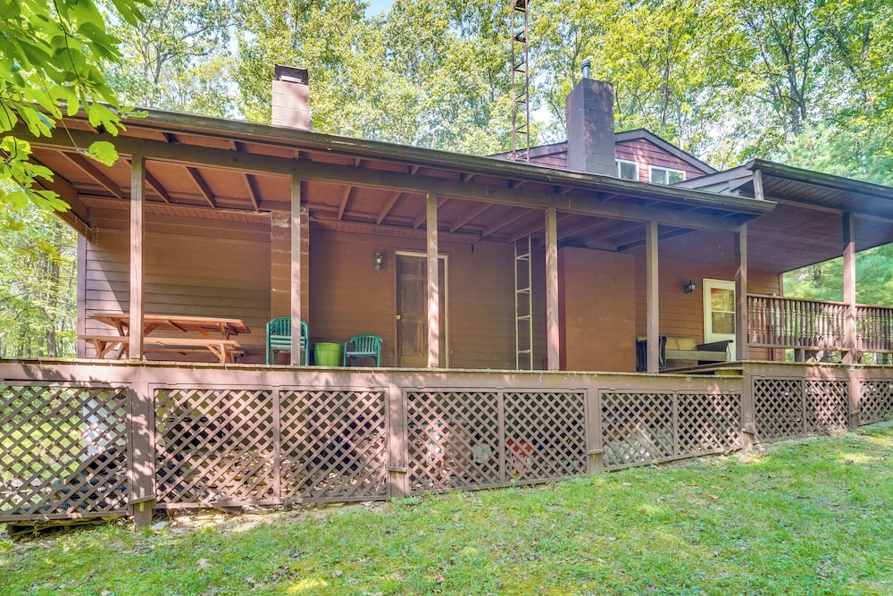 Cabin Comfort Near Psu! Fire Pit & On-site Trails
