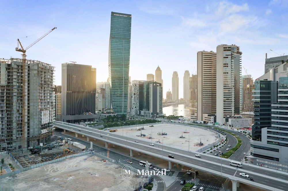 Stylish 2BR With Canal Burj View Near Dubai Mall