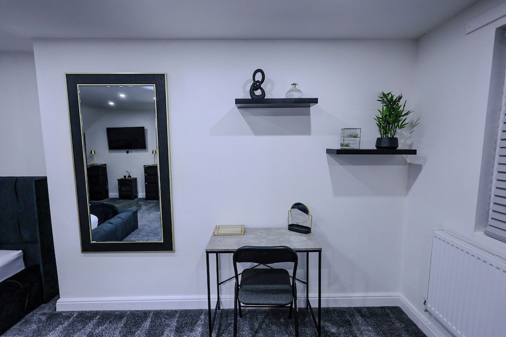 Sleeps17 Bliss 7-bedroom Luxury Escape Birmingham