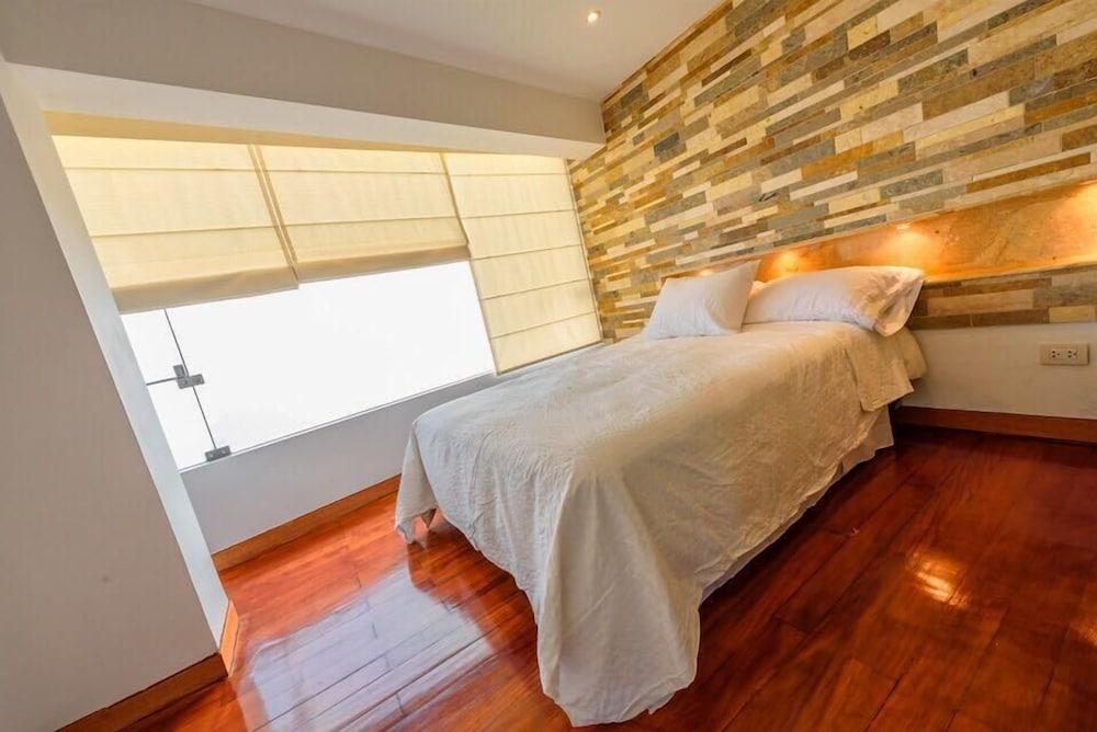 Mv15 Ocean View Miraflores view 4