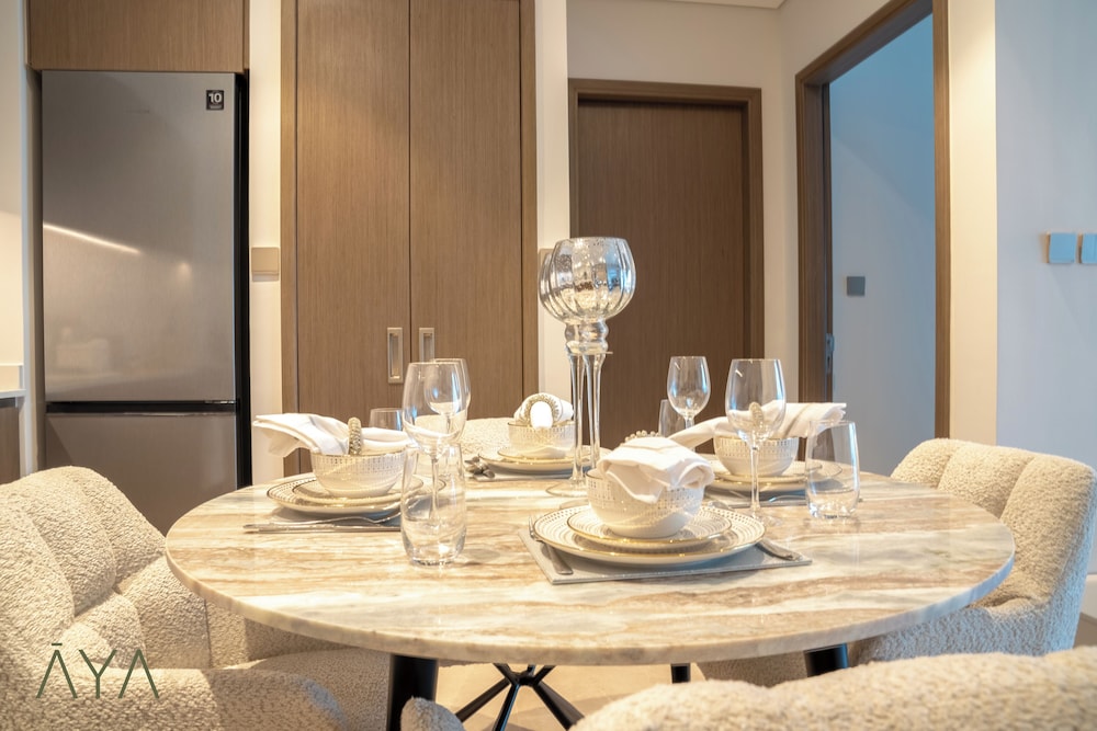 Downtown Luxe 1BR Vibes at Grande