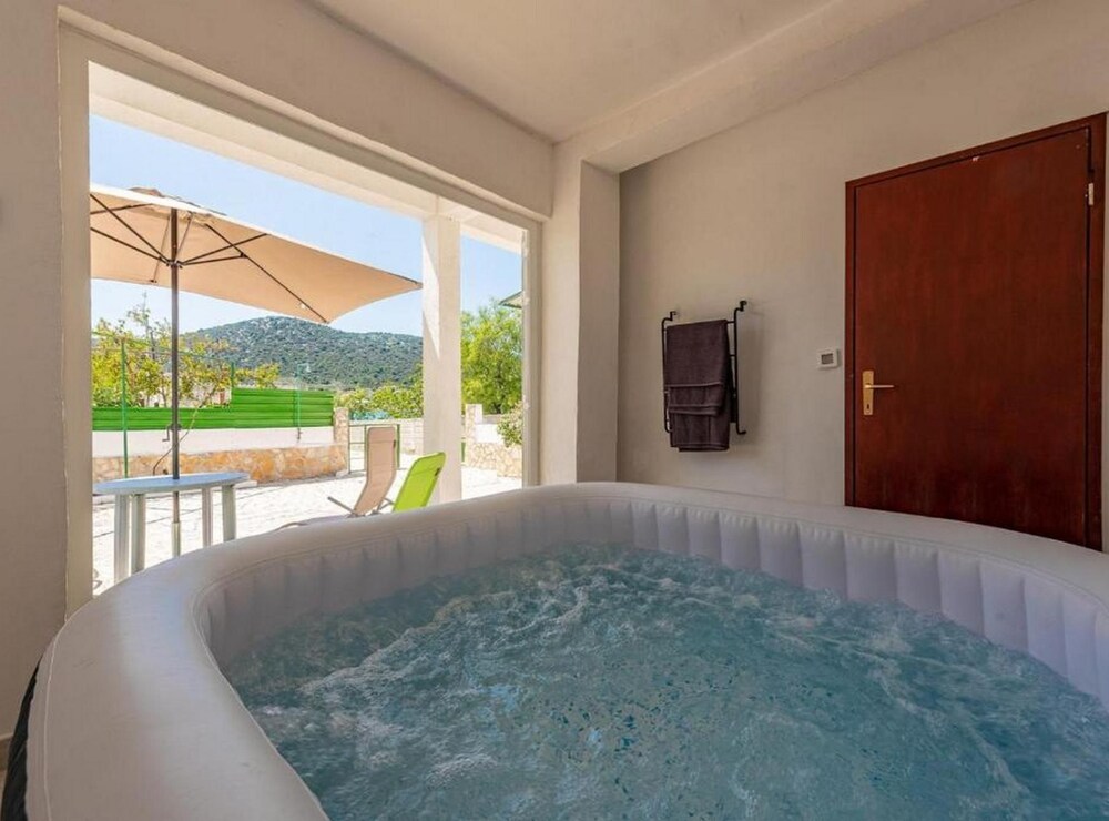 Beachfront Holiday Home With Hot Tub, Terrace, and Sea Views in Vinišće