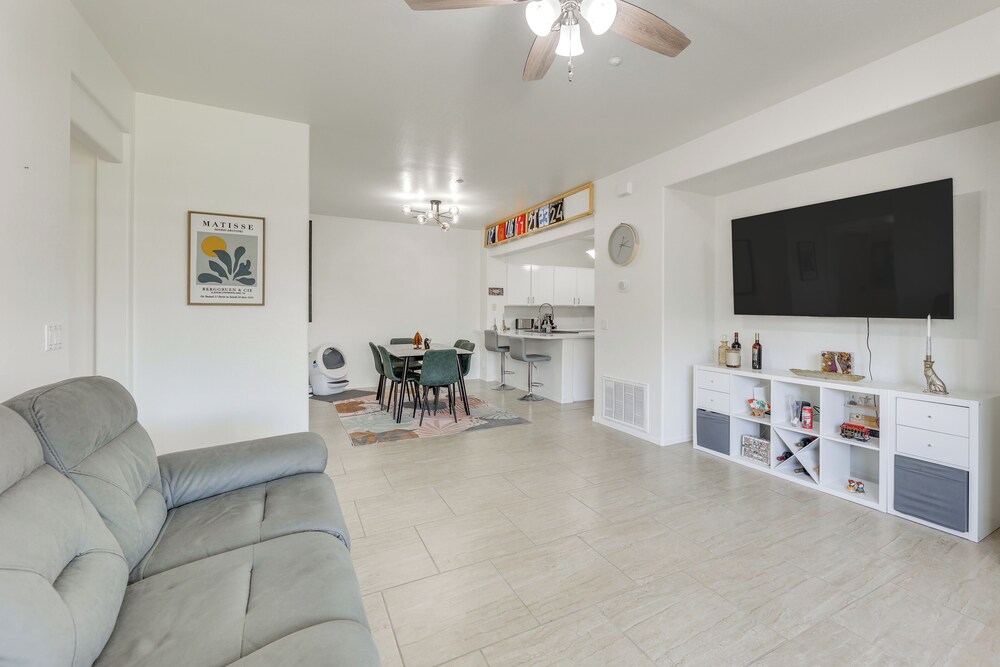 3 Mi to Dtwn: Mesa Townhome w/ Patio