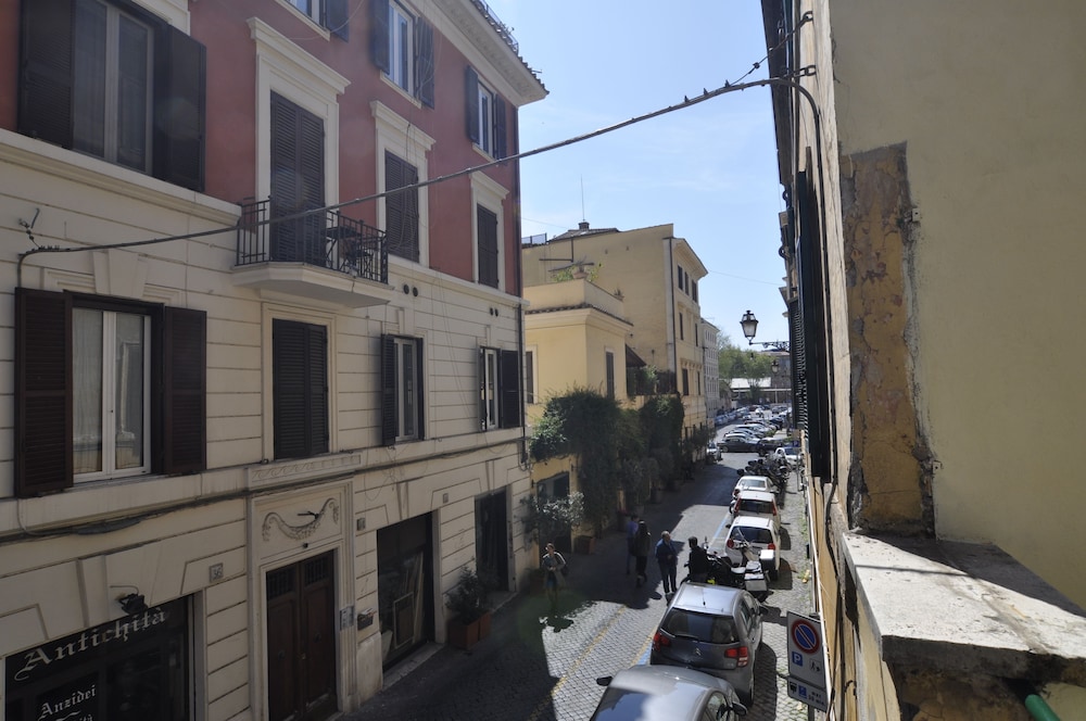 Flatinrome Trastevere