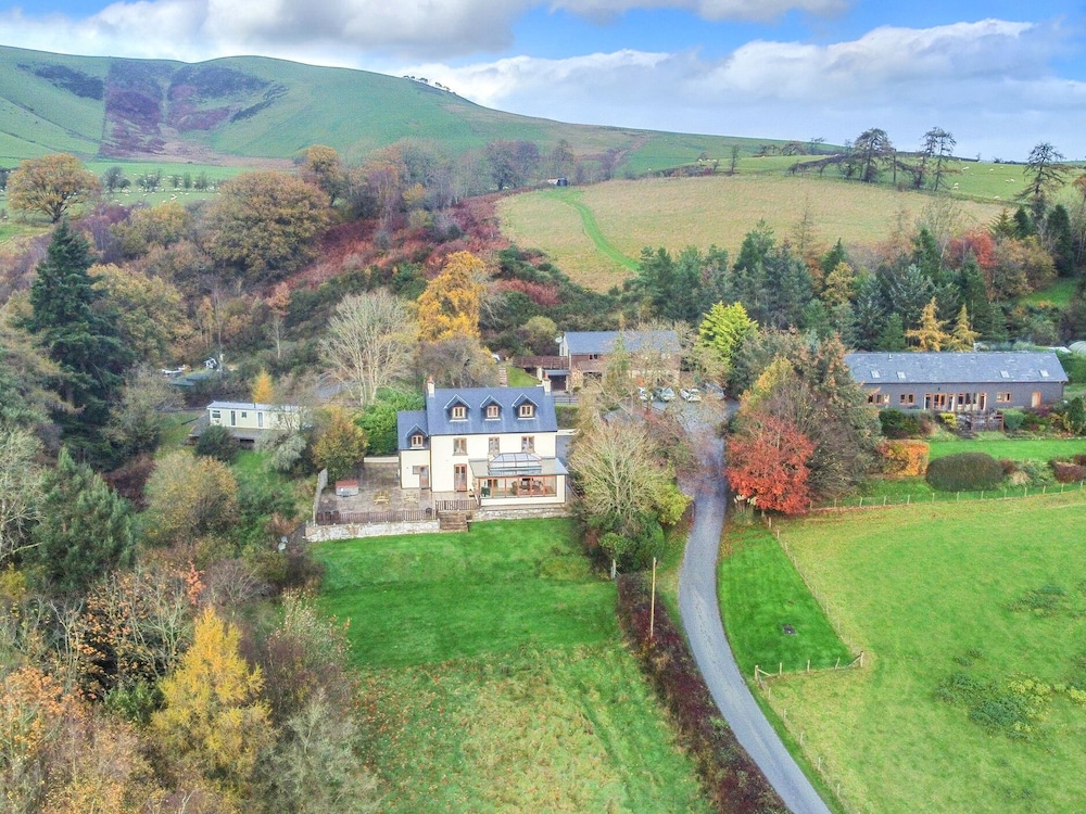 Oakwood House