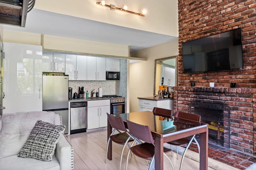 Charles Court II by Rovetravel West Village Loft
