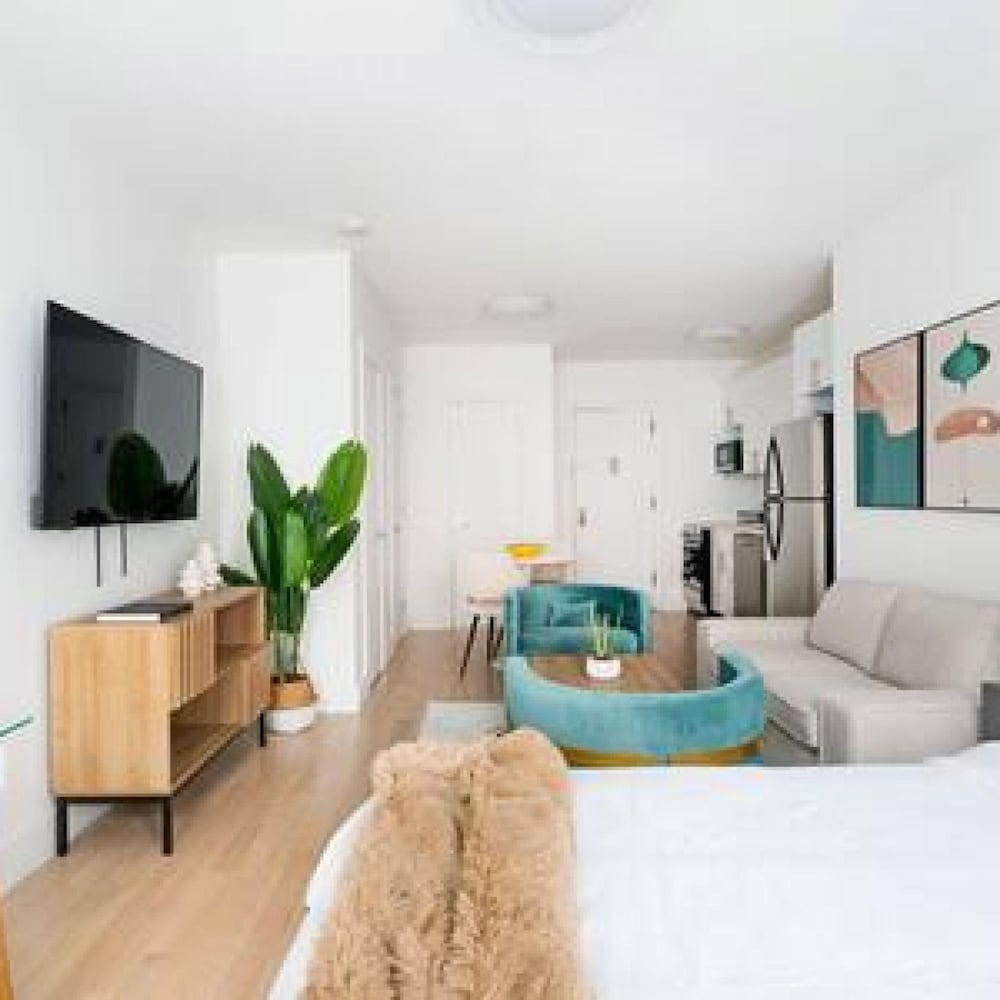 444-5a Newly Renovated 1BR in Hell s Kitchen