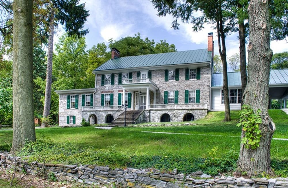 Hotel Stocks Manor Bed and Breakfast - Image 1