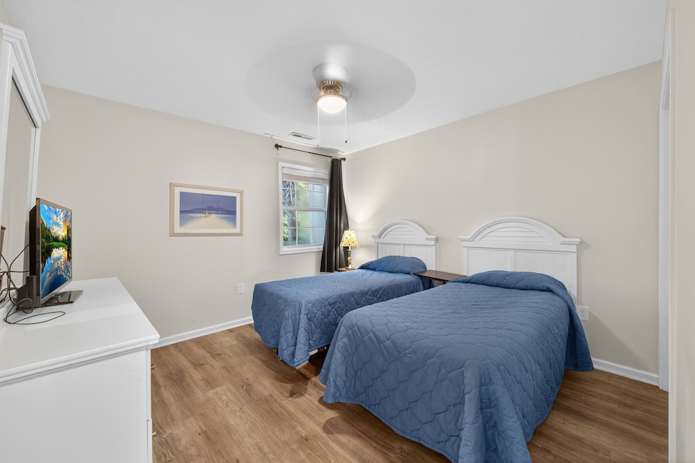 River Oaks 5c 2 Bedroom Condo