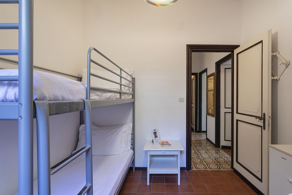 Vintage Apartment With Garden by Wonderful Italy